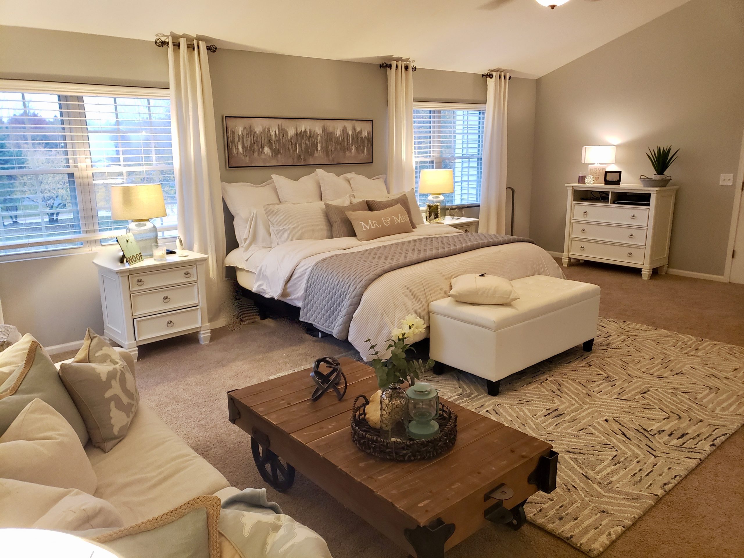 DECORATING WITH GOOD BONES Decor Designs, Inc.