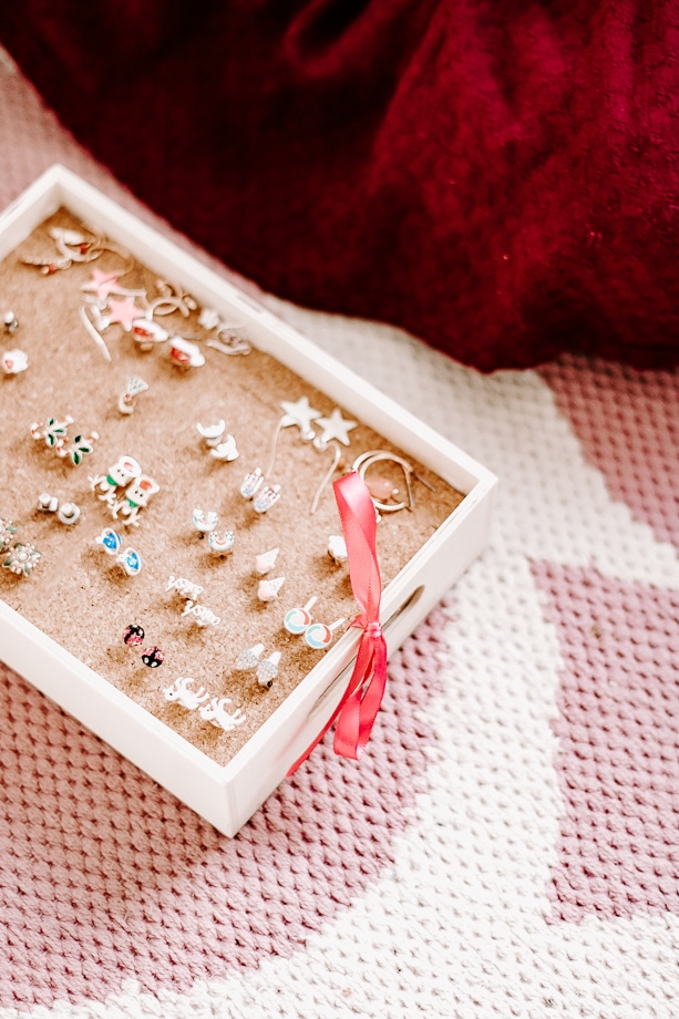 DIY Stud Earring Holder Decor Hint