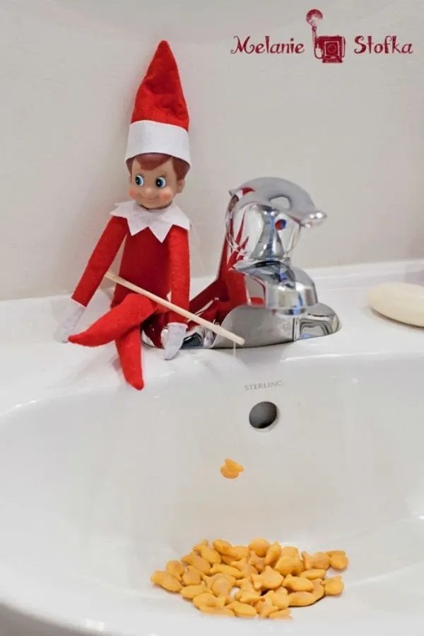 12 Easy and Funny Elf on the Shelf Ideas