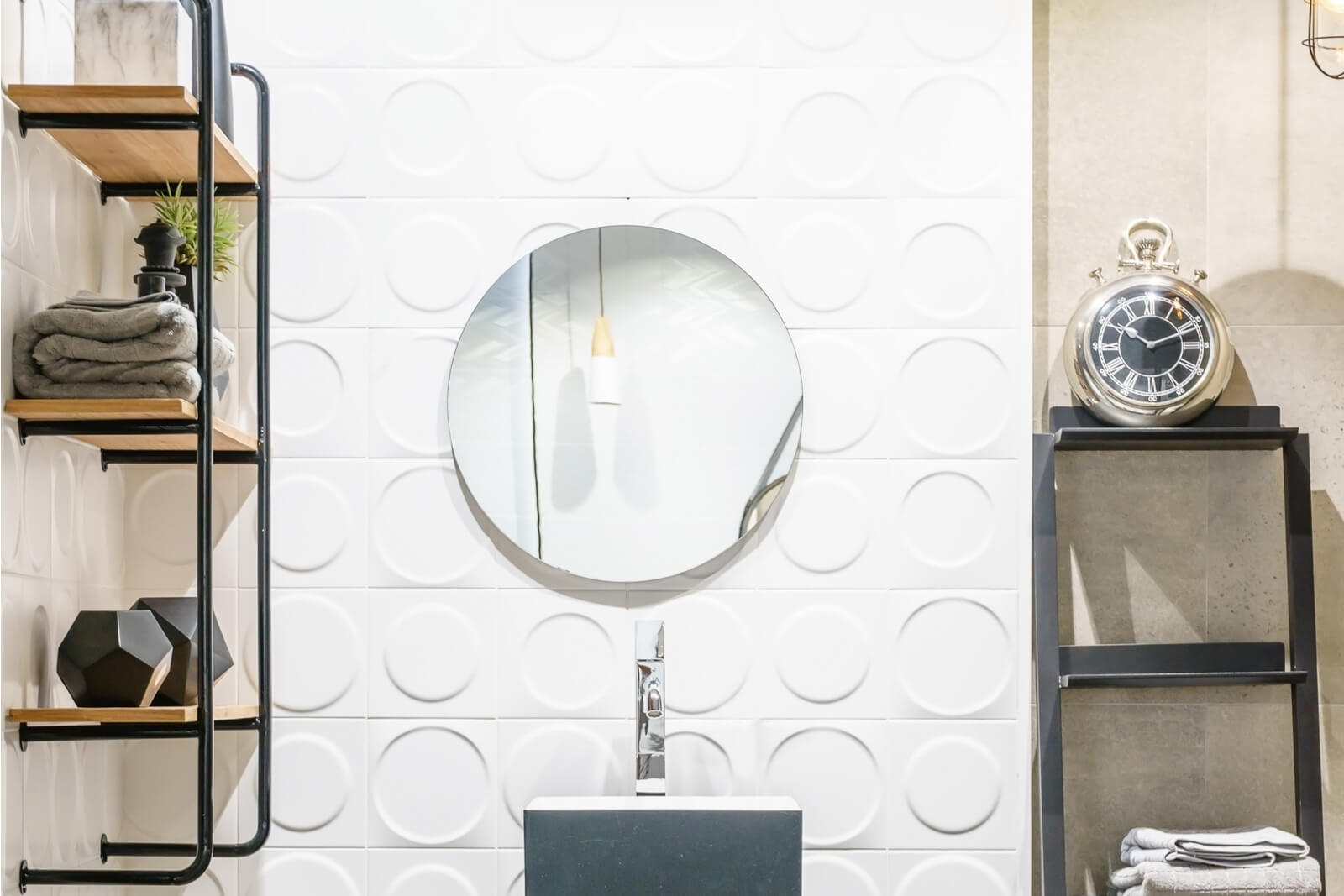 4 Tips on Putting up MoistureResistant Wallpaper Decor Tips