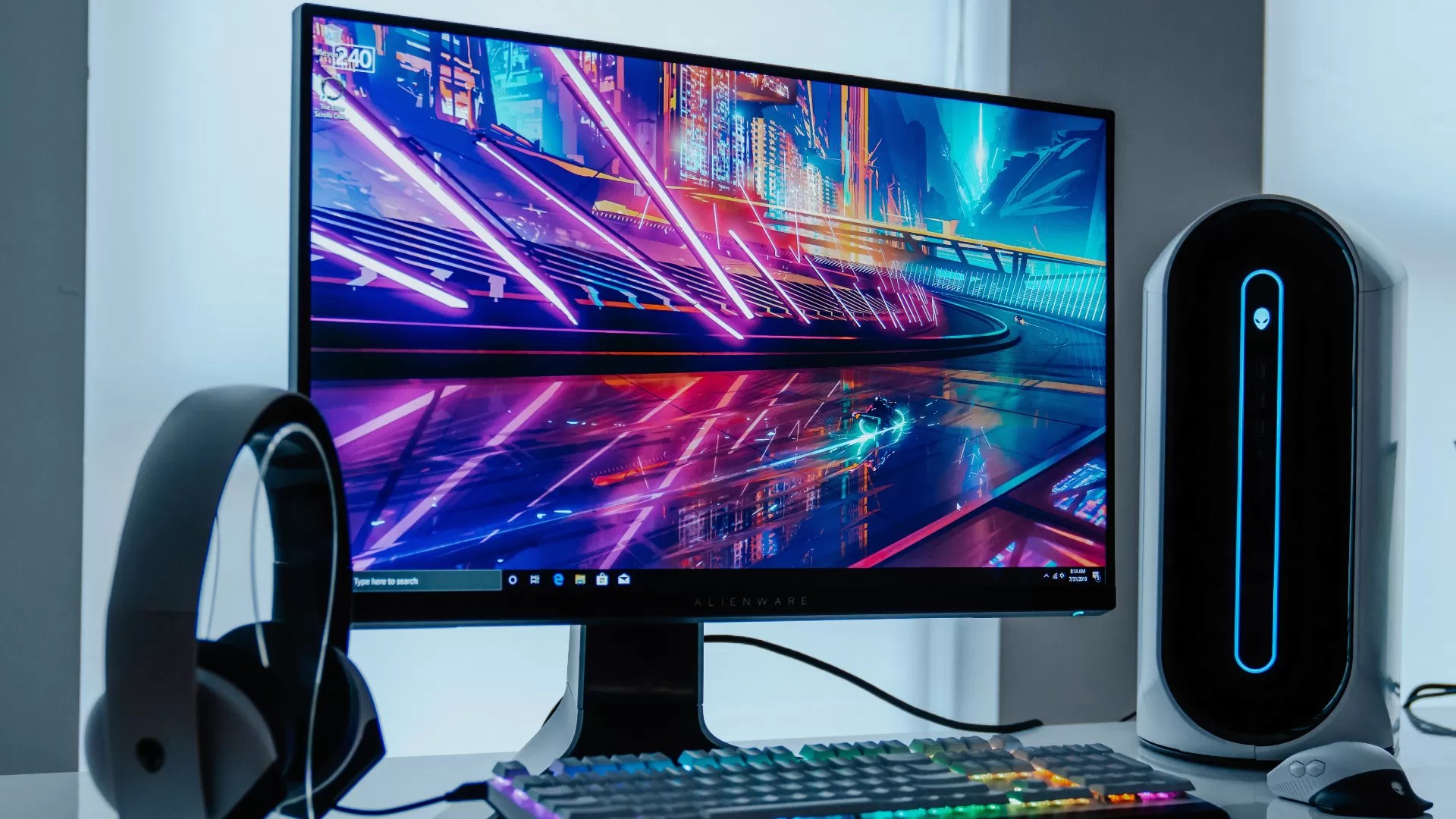 How to Turn on an Alienware Monitor | Decortweaks