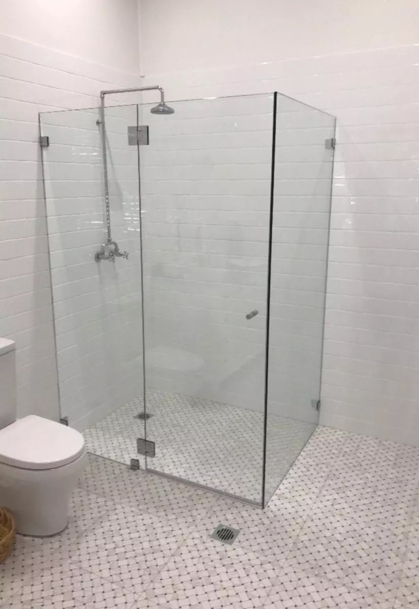 Frameless Shower Screens In Newcastle & The Hunter Dee Glass