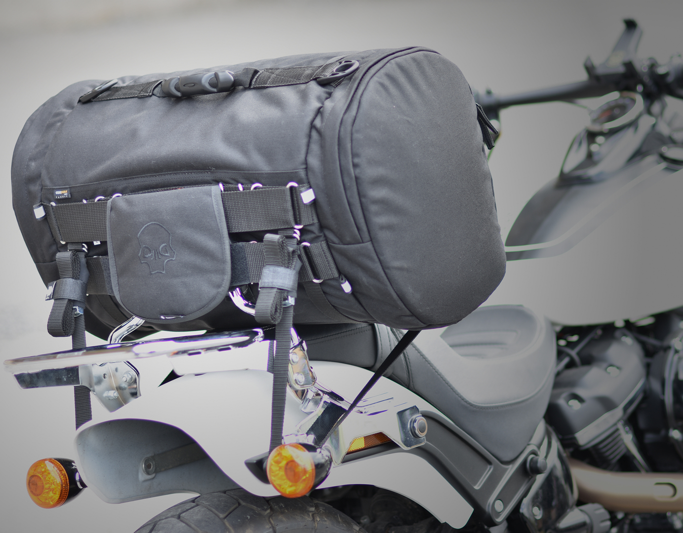 Large motorcycle waterproof luggage bag. 51 liters of capacity made of