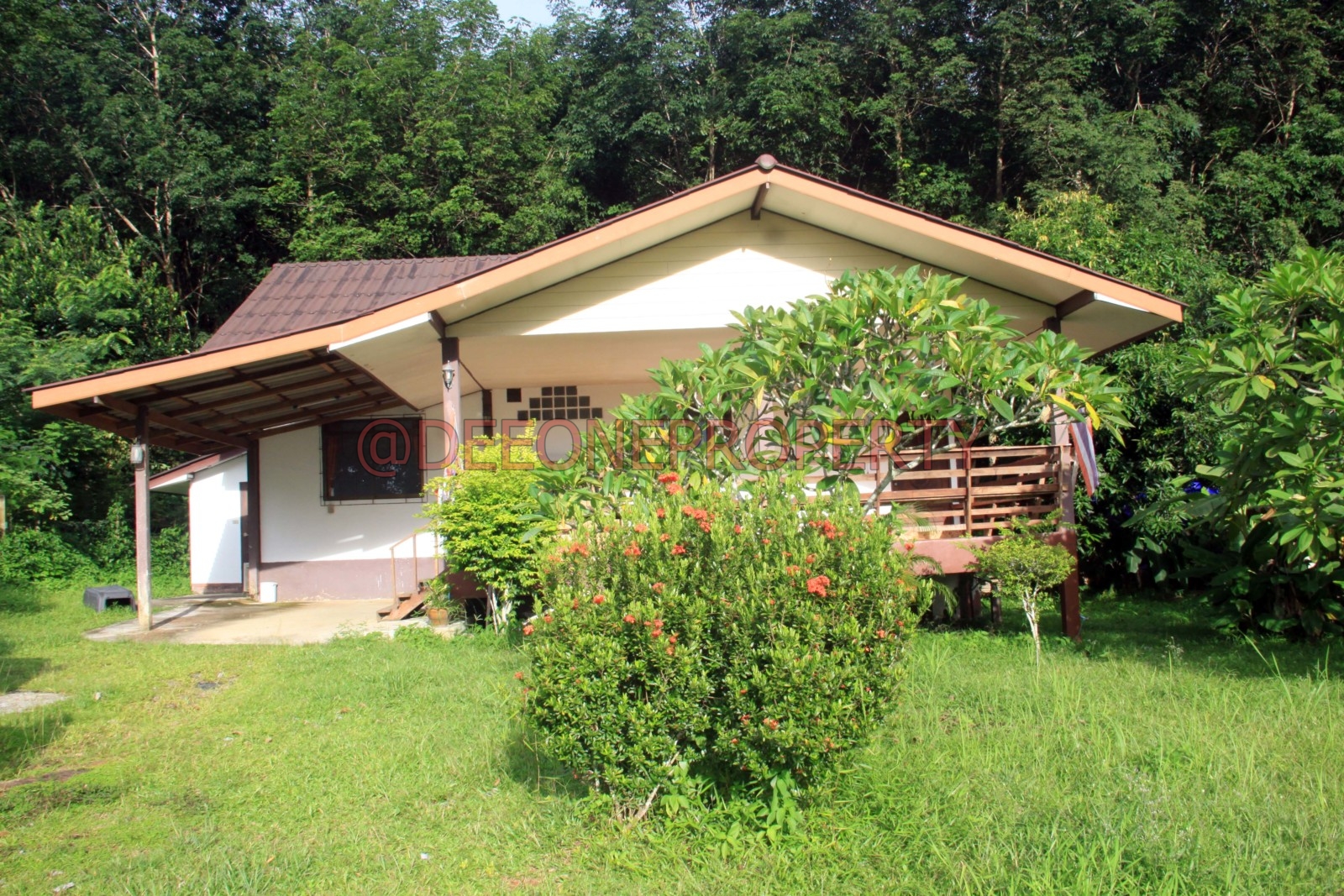 Beautiful 2 Bedrooms House with Garden for Rent North West Coast, Koh Chang
