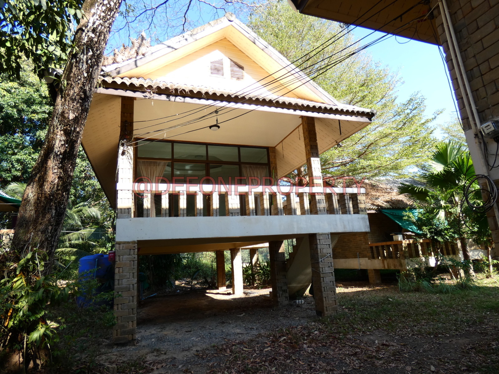 Sea Front One Bedroom House for Rent North West Coast, Koh Chang