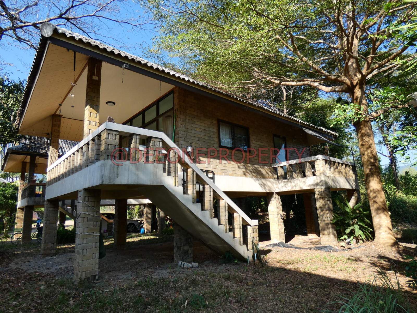 Sea Front One Bedroom House for Rent North West Coast, Koh Chang