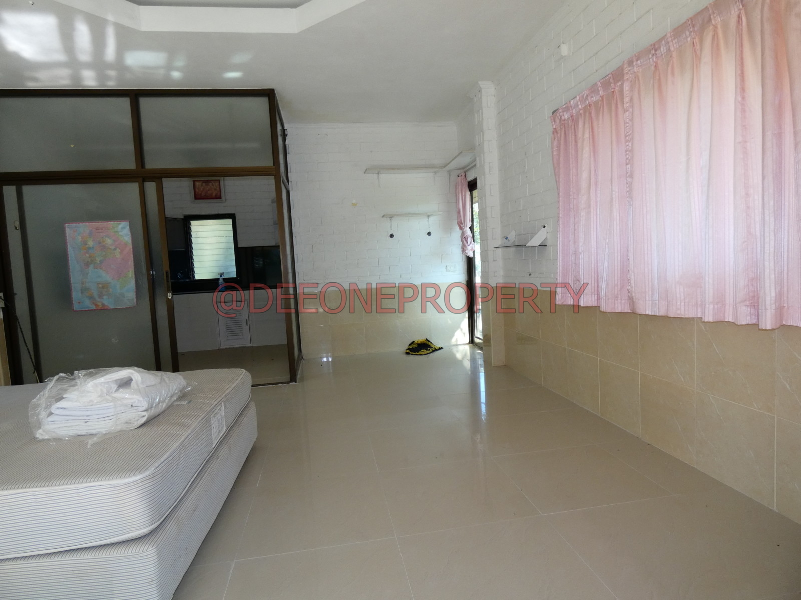 Sea Front One Bedroom House for Rent North West Coast, Koh Chang