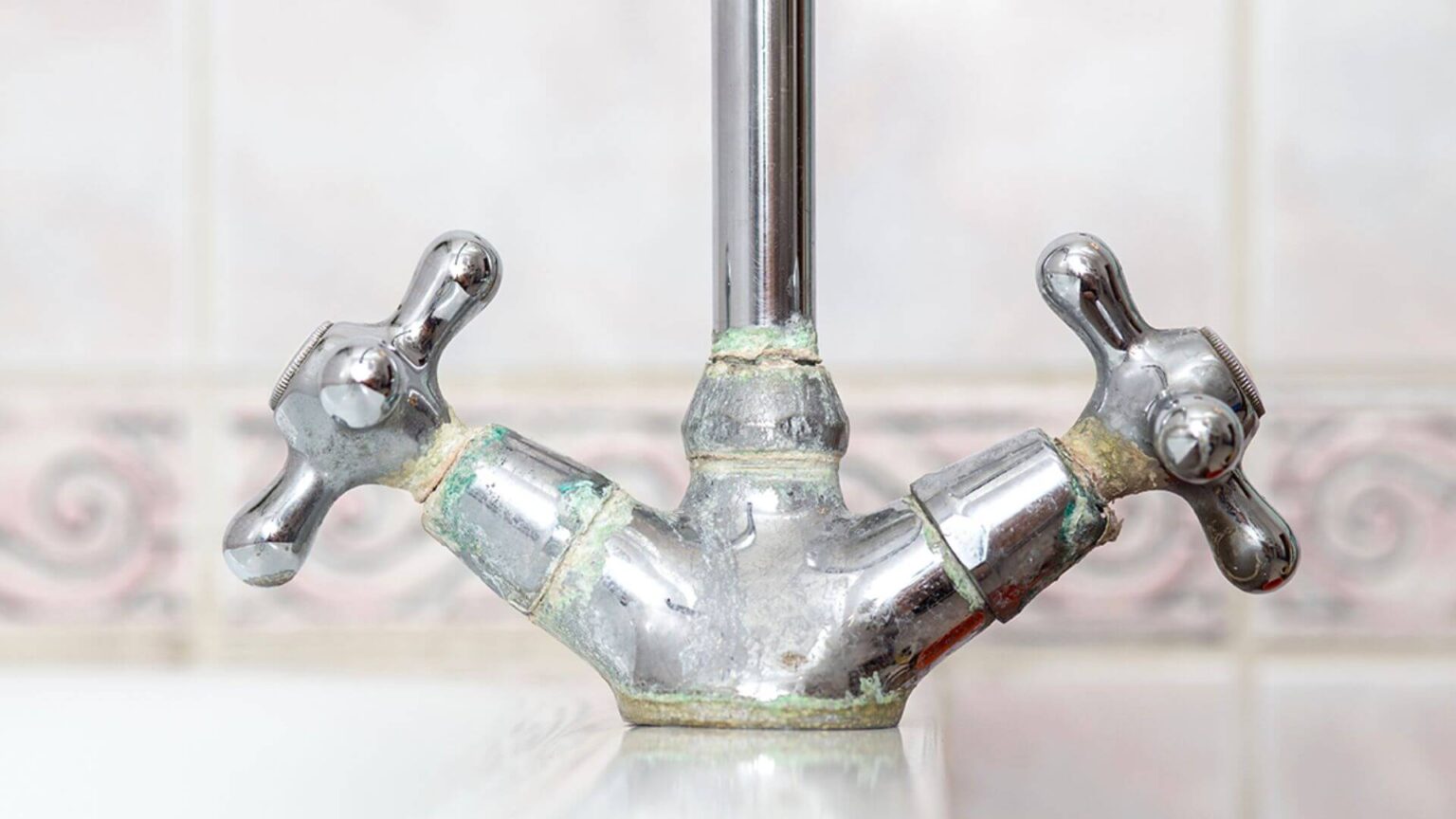 How to Remove Stubborn Limescale & Soap Scum Everclean