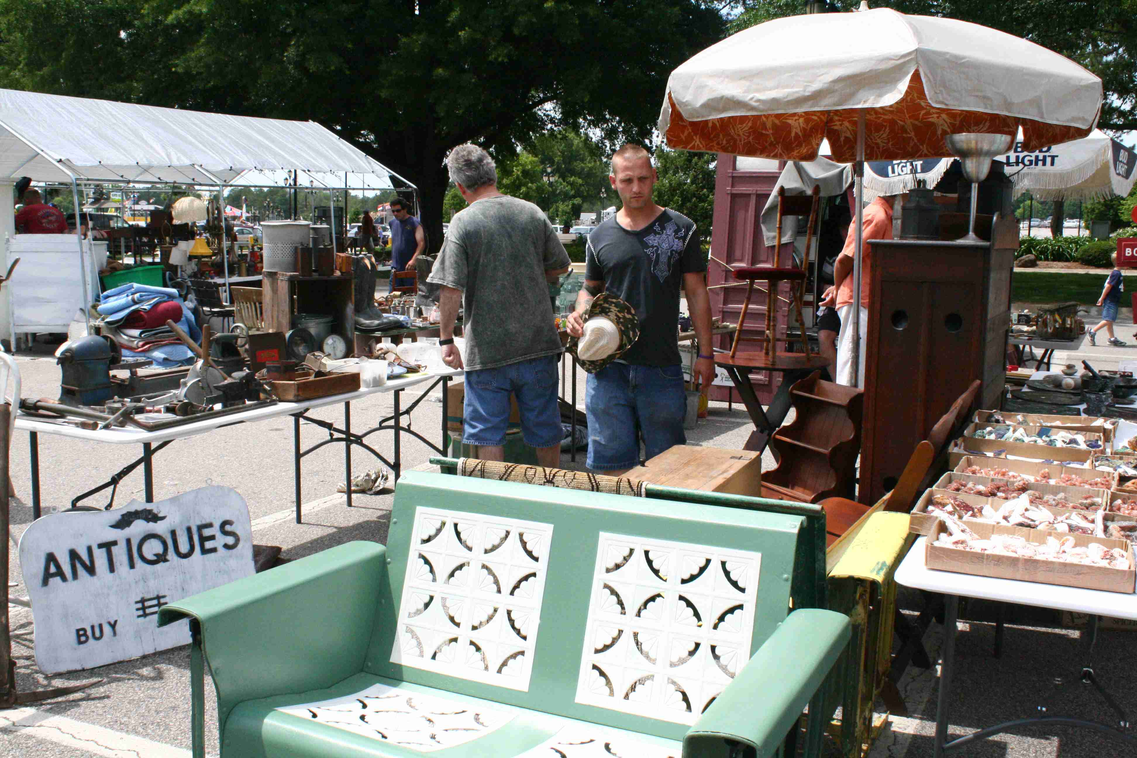 Are Dogs Allowed At Raleigh Flea Market
