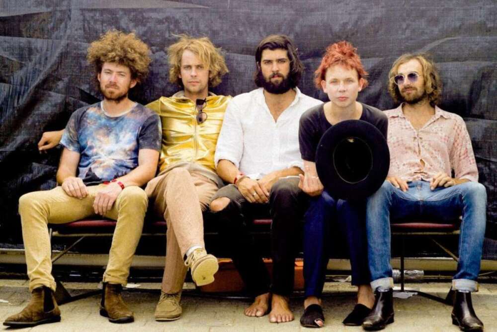 POND ascolta il nuovo singolo “Sweep Me Off My Feet”, prodotto da Kevin Parker Deer Waves