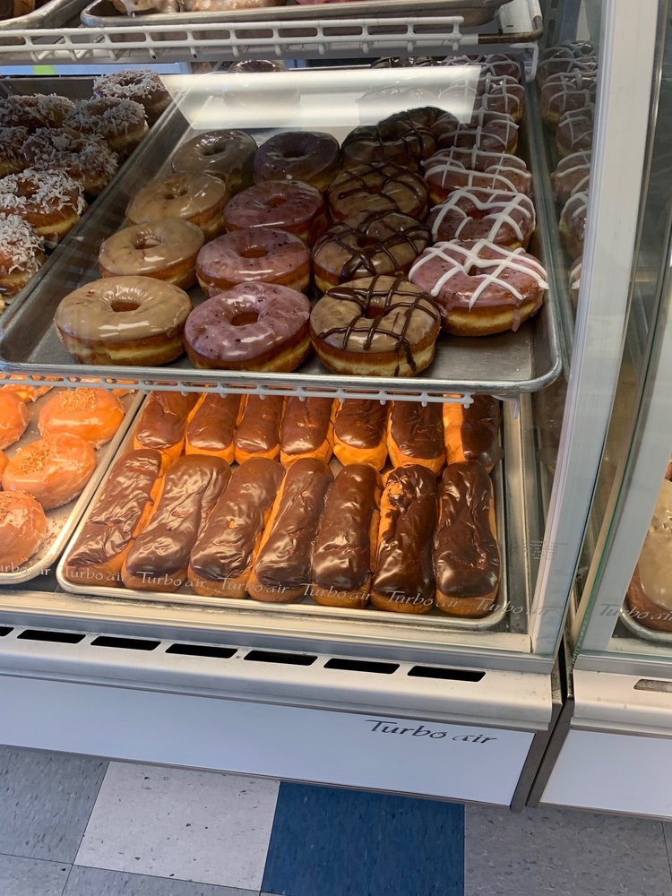 Dee's Donuts Photos (Updated March 2024)