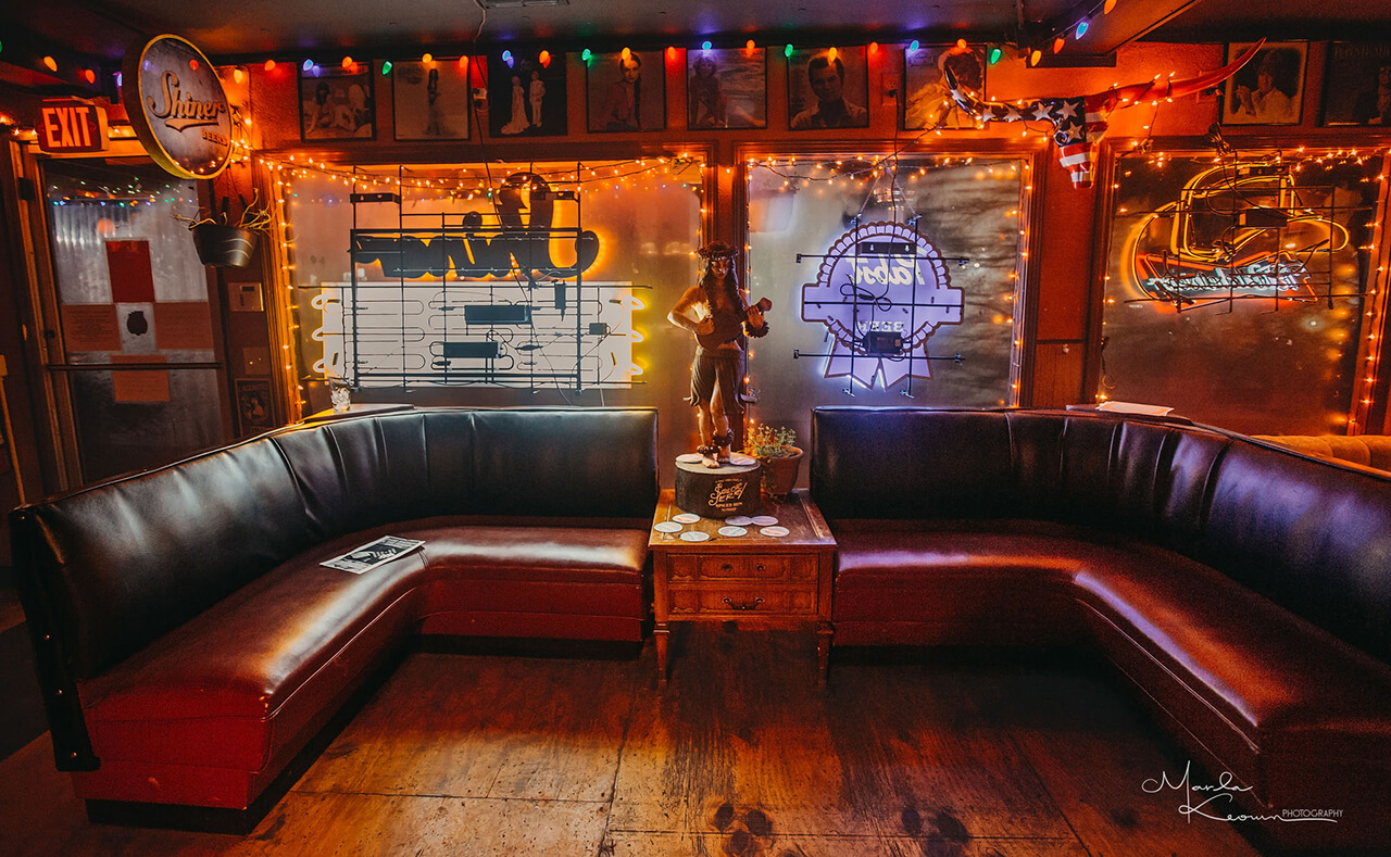 Dee's Country Cocktail Lounge Dee’s Country Cocktail Lounge