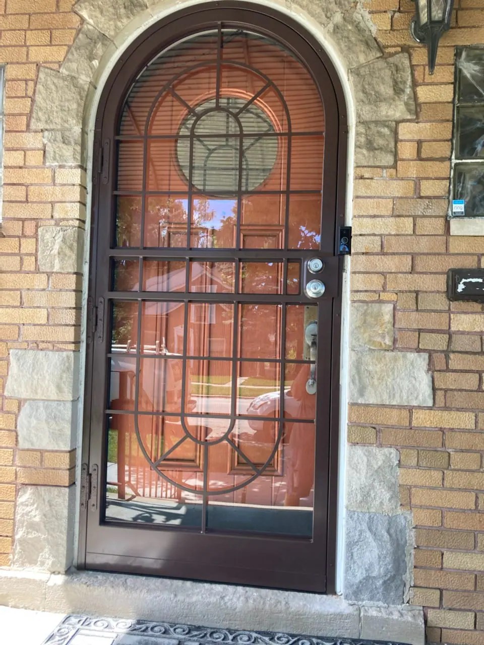 H6 Avon Round Top Storm Door With Satin Nickel Locks Defender Steel Door & Window Company Chicago
