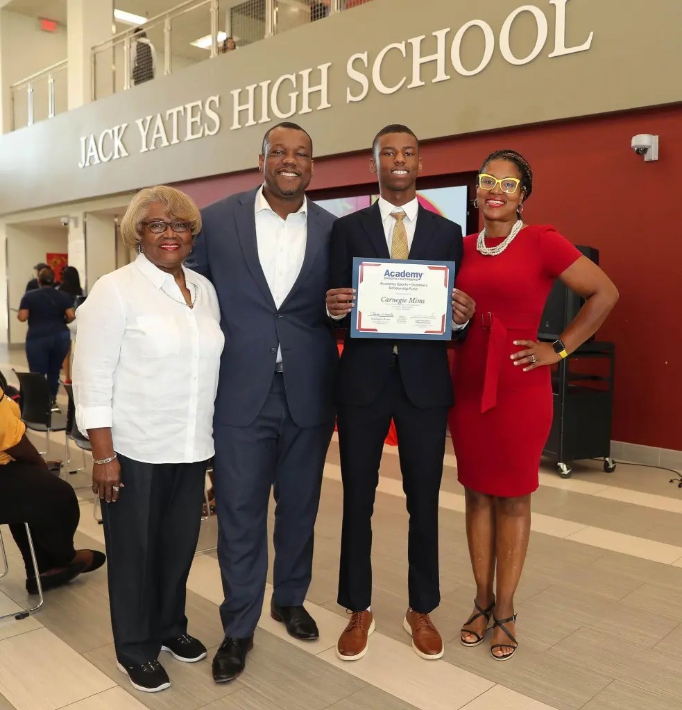Academy donates 50K in scholarship funds to Yates HS