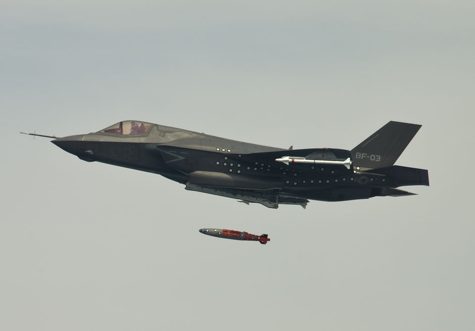 Pax River F35 Conducts First Weapon Separation Test Defense Update