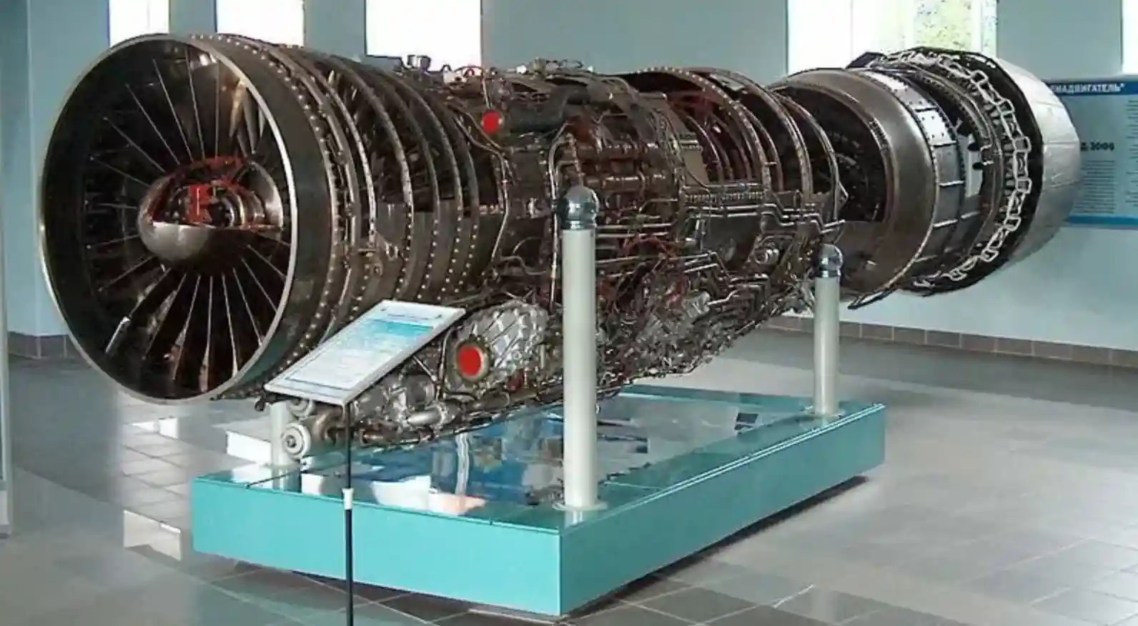 Mikoyan MiG-31 Foxhound: The Supersonic Russian Interceptor