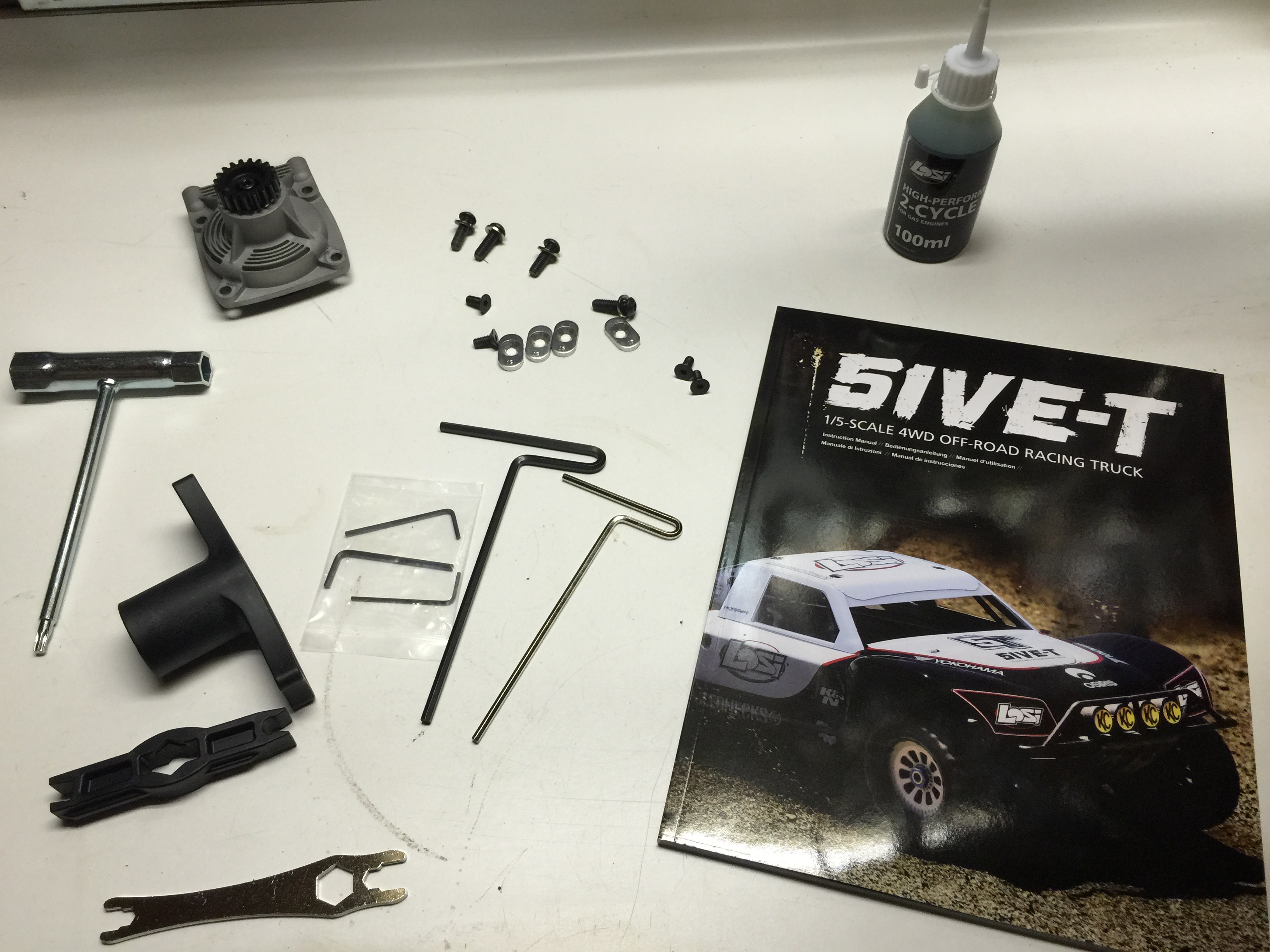Building a Losi 5ive-T Brushless (part 1) – Stripping down the car