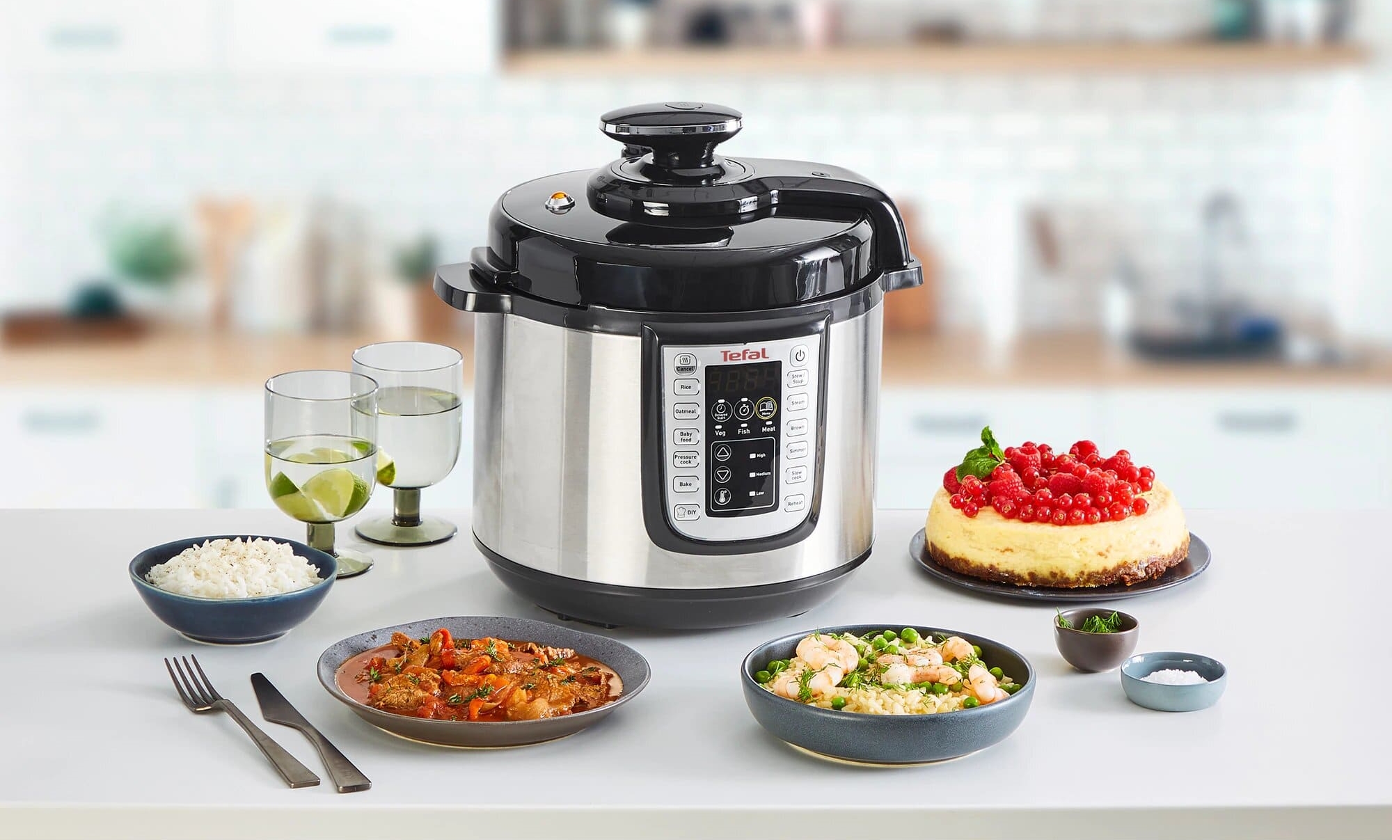 OFERTA ZILEI Oala sub presiune electrică Tefal CY505E30 One Pot costă