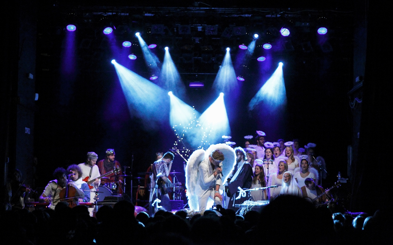 How To Throw a Christmas Party in De Helling 22 december 2022