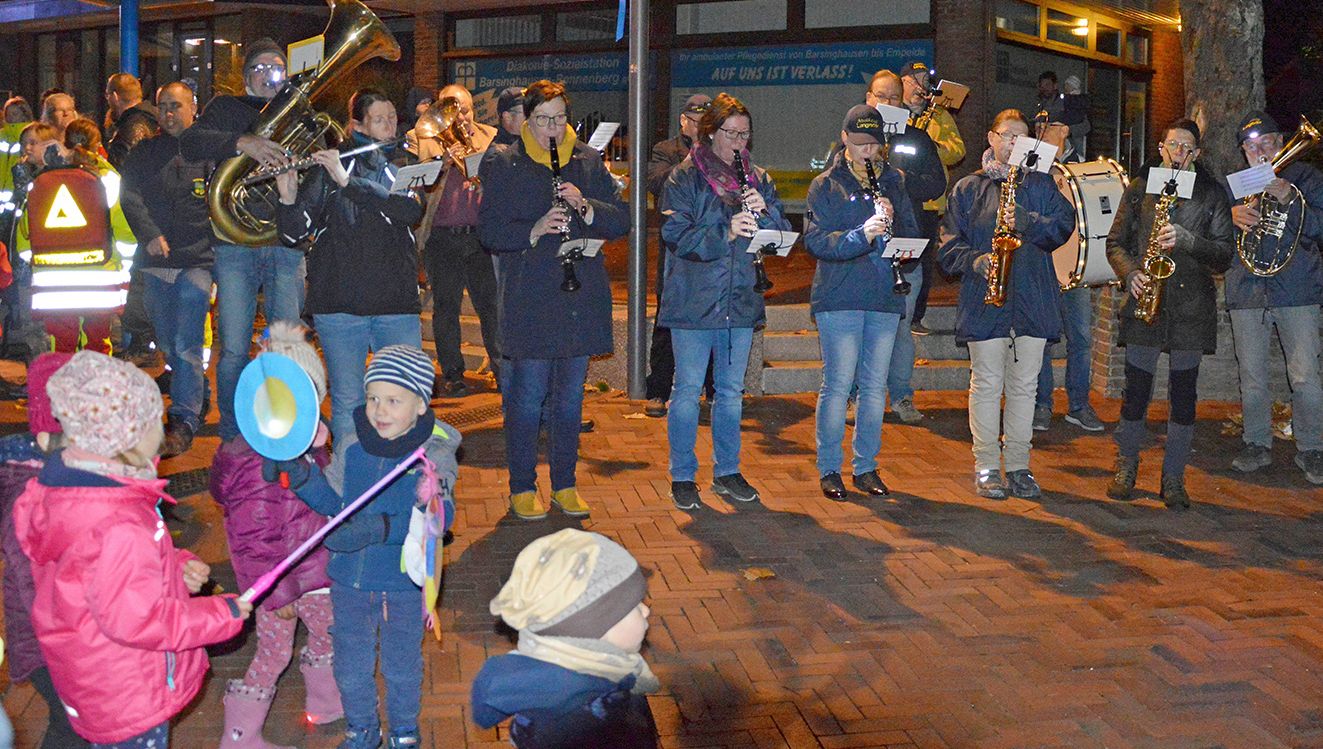Stadtmarketingverein lädt zum Novembermarkt mit Laternenumzug und