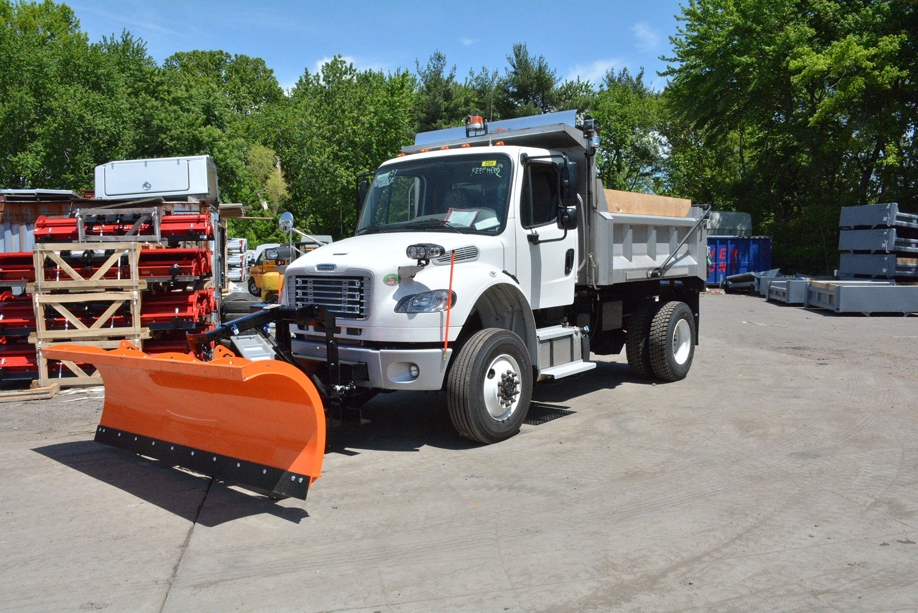 Dejana 5 Yard Crysteel Dump with plow Dejana Truck & Utility Equipment
