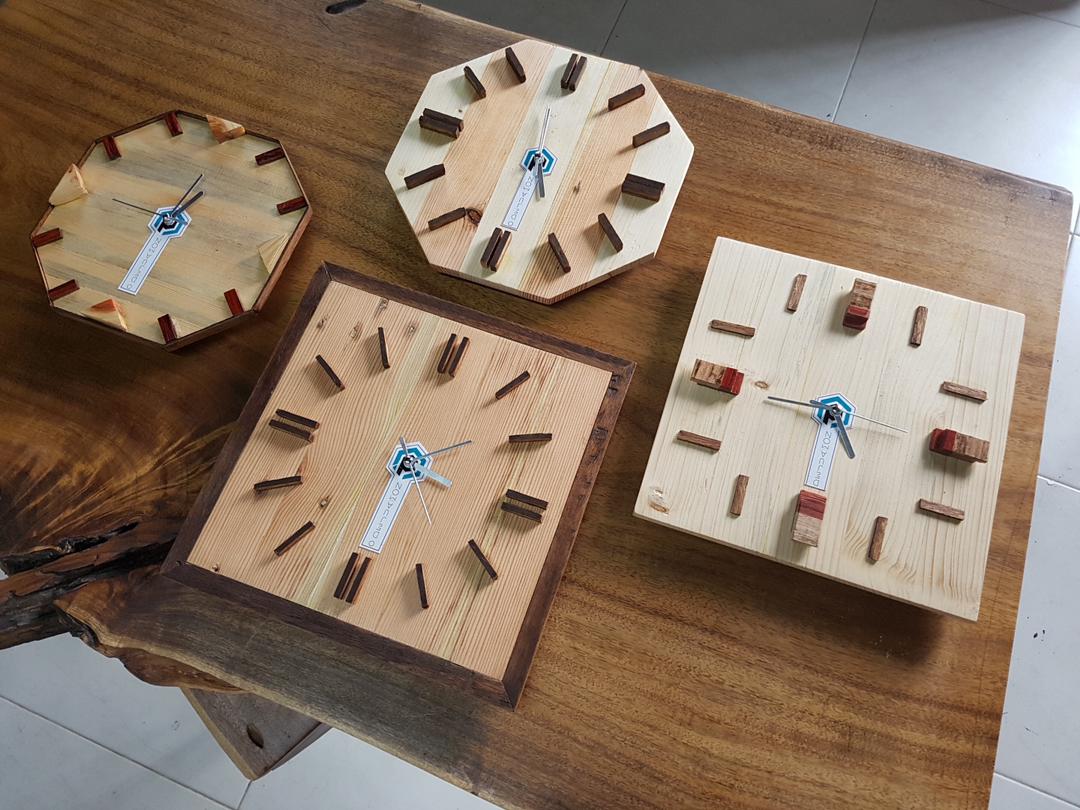 Solid Wood Clock DejuAmon
