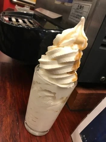 快活クラブ亀山エコー店 他各店 食べ放題 18切符旅の宿として格安なソフトクリーム屋さんに泊まりました 大食い