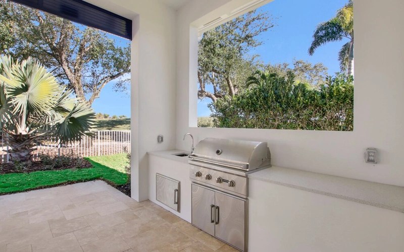 COMMODORE DRIVE Delcrest Homes Inc.