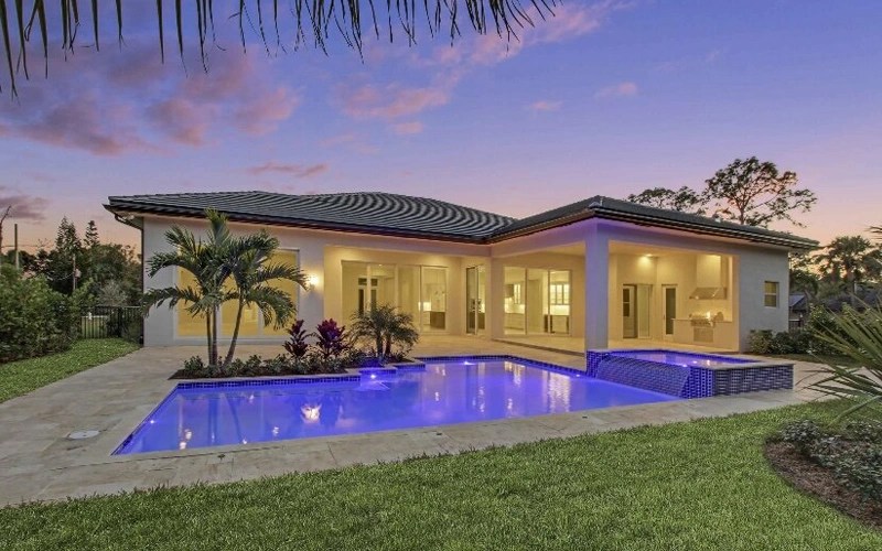 PALM BEACH COUNTRY ESTATES Delcrest Homes Inc.