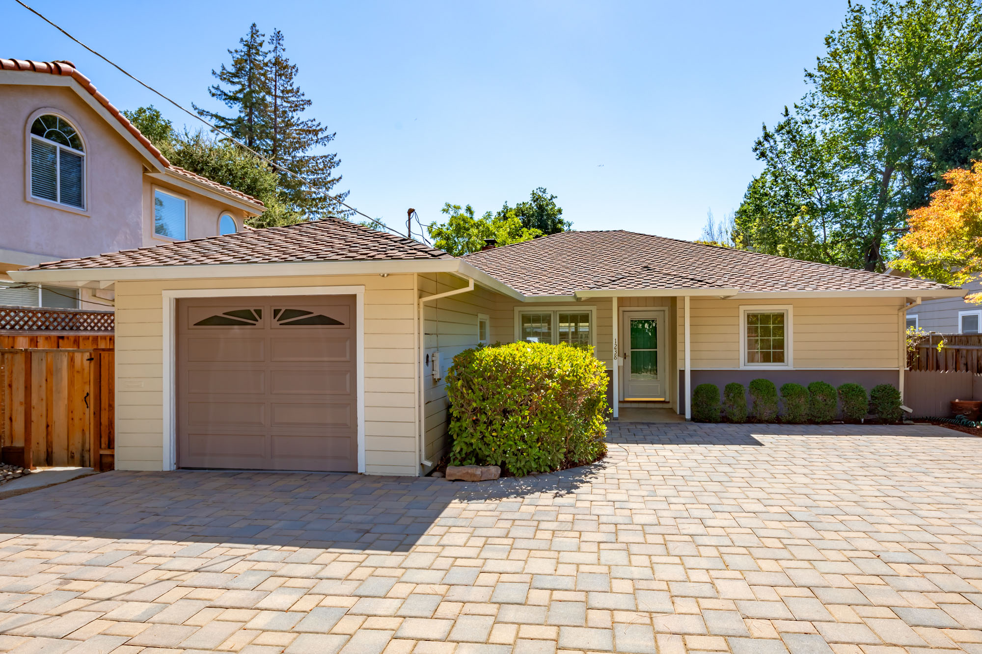 1238 Crane Street, Menlo Park DeLeon Realty