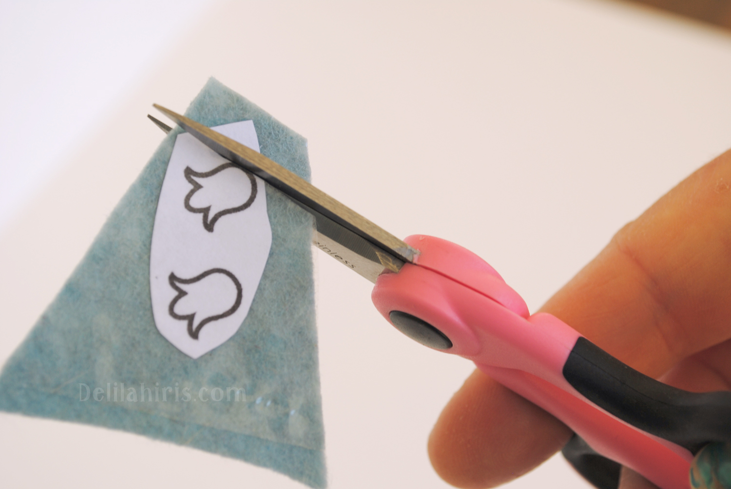 how to cut felt Delilah Iris Felt Crafts