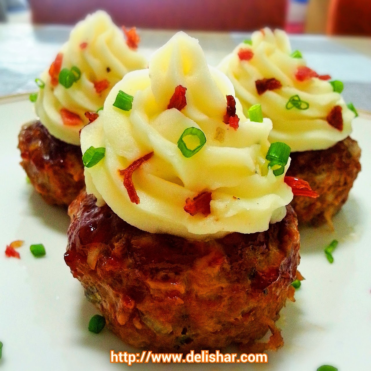 Stuffed Meatloaf Cupcakes with Mashed Potatoes Frosting Delishar