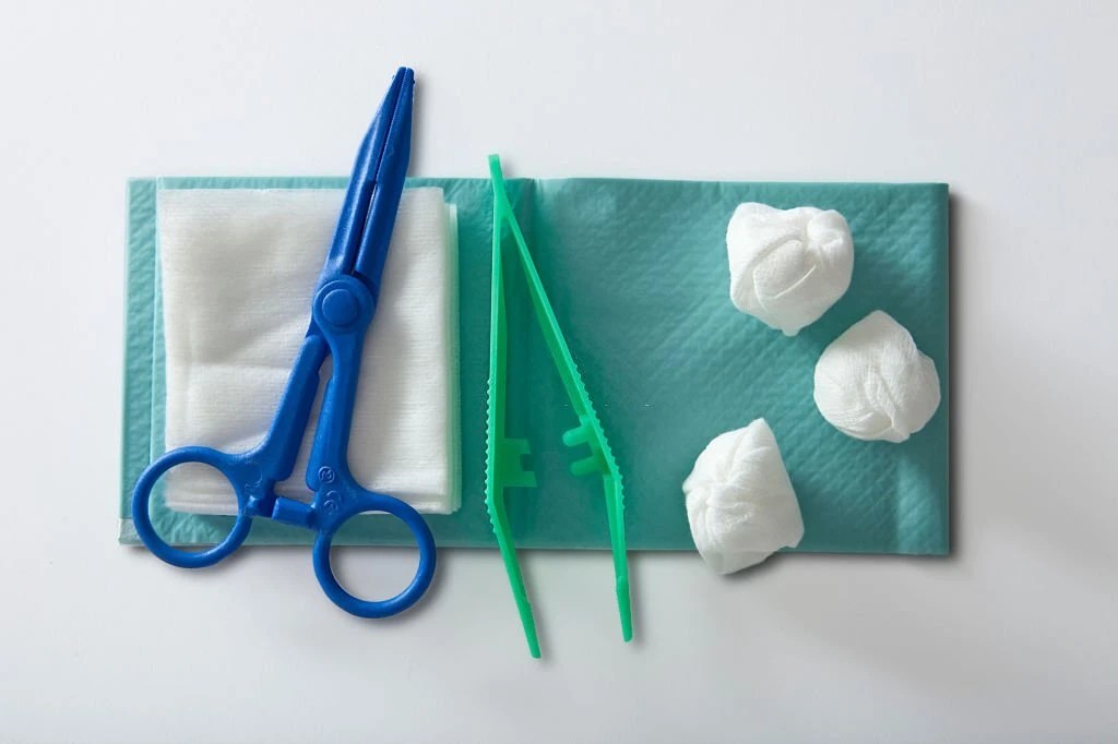 When To Stop Using Gauze After Tooth Extraction?