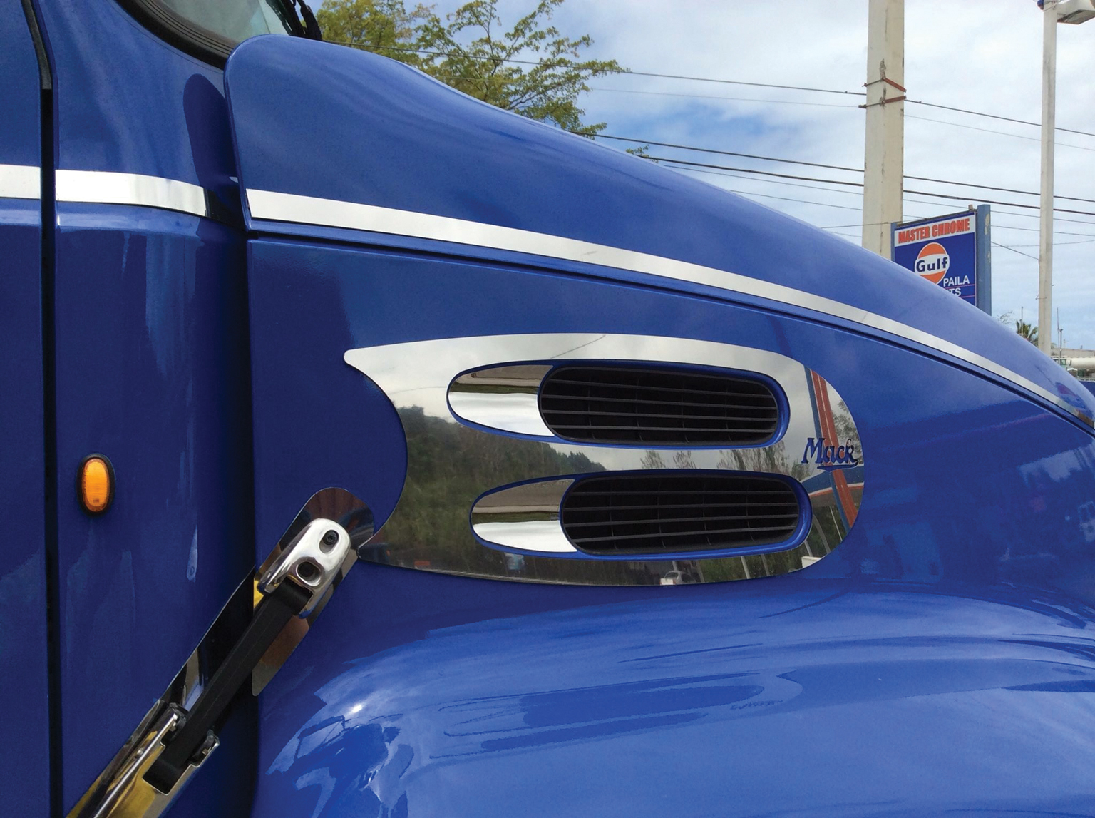 Mack Vision & Pinnacle Air Intake Trim DelPann Distinction inc.