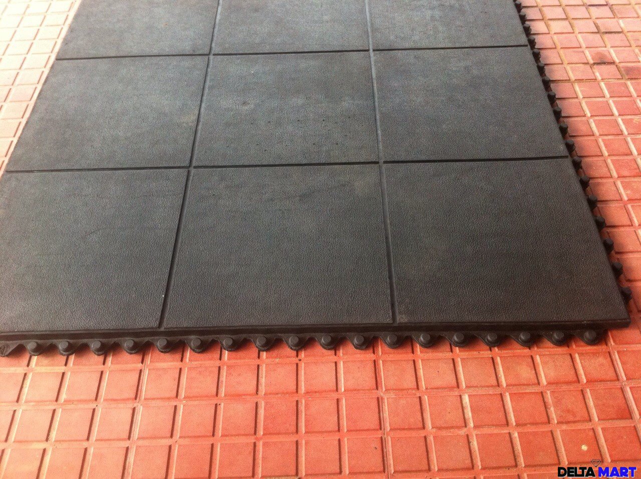 Rubber Gym Mat interlocking 3footx 3foot x16mm and edging Rubber