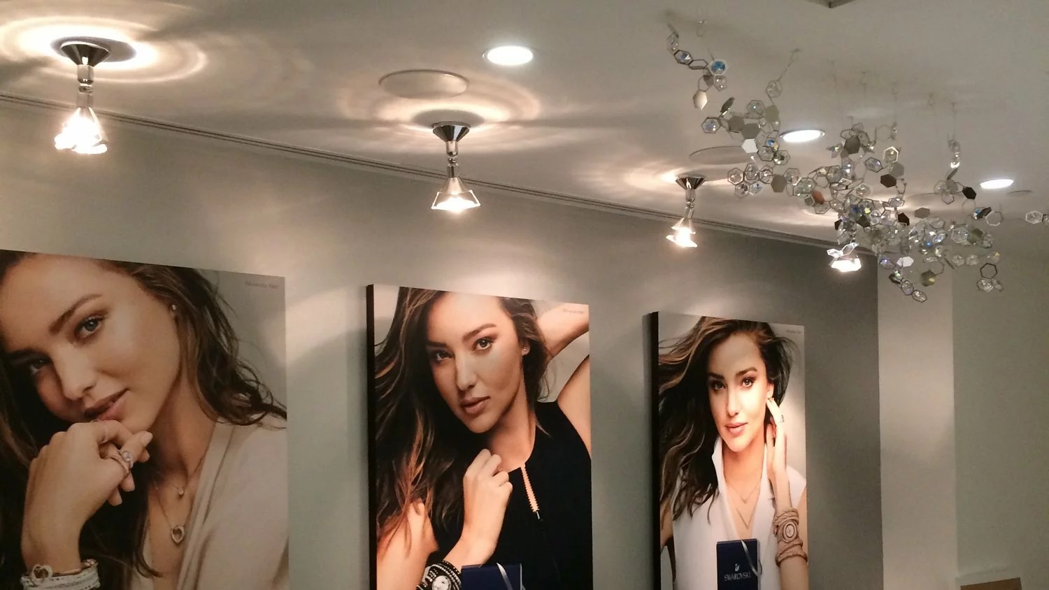 SWAROVSKI OFFICE DeMartino Construction