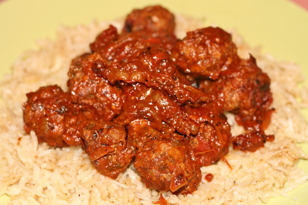 Koftas in Tomato Sauce with Vermicelli Rice