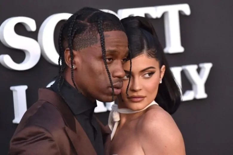 Kylie Jenner Left Her Baby Daddy and Is Dating 11 Years Older Rapper!