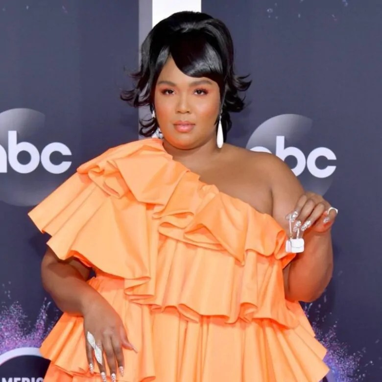 Lizzo's Tiny Purse Blew up the and Triggered Hilarious Memes