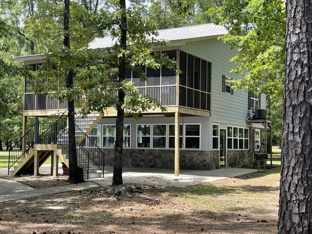 HOME and 20 AC on WEISS LAKE, CEDAR BLUFF, CHEROKEE CO, AL AUCTION