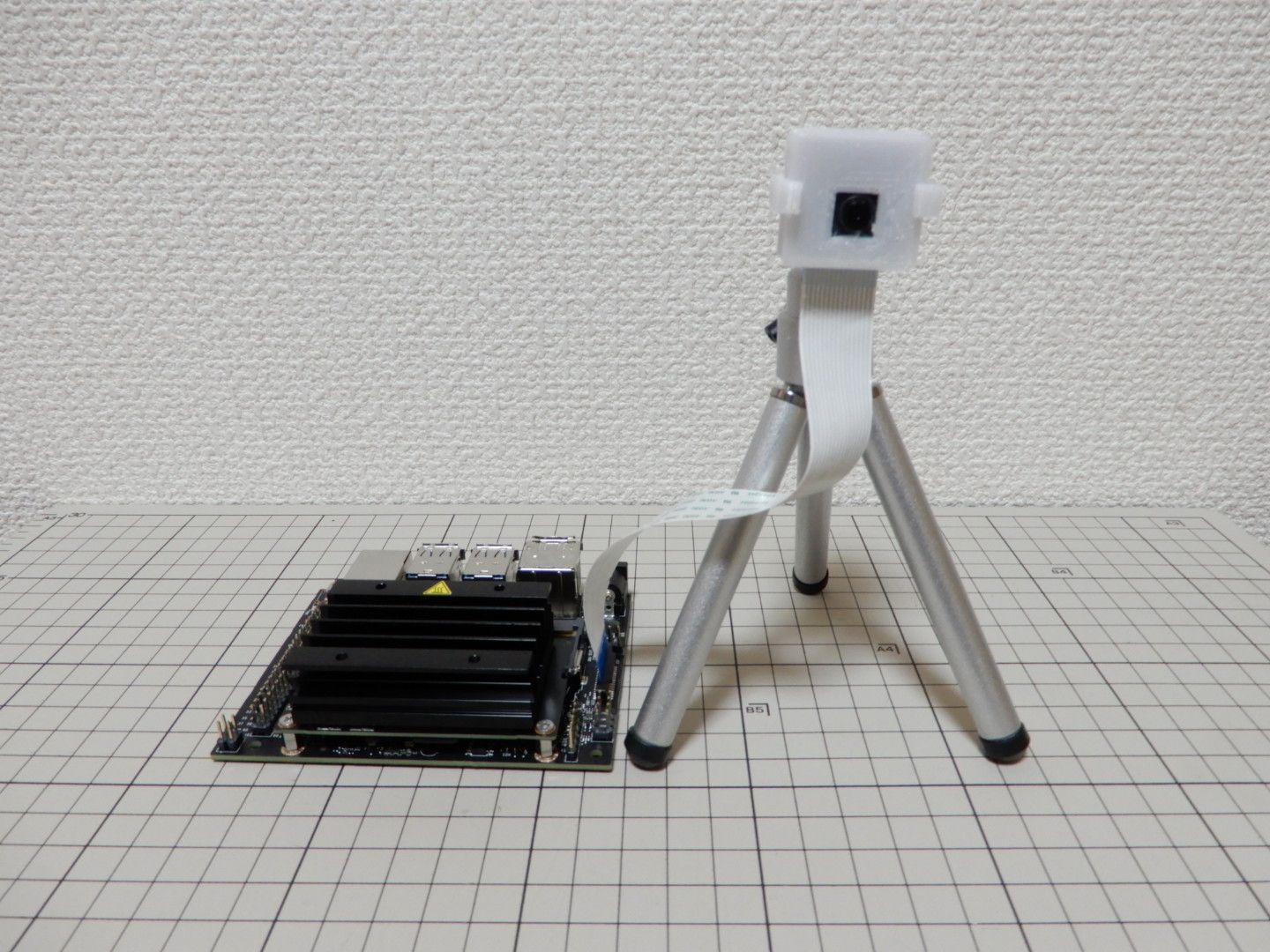 【STL】Raspberry Pi カメラモジュール V2を直接三脚に固定するケース