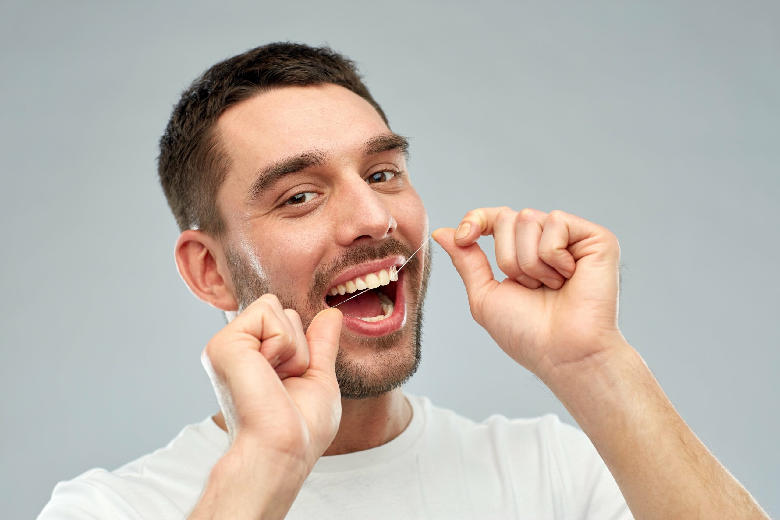 5 Benefits of Flossing Your Teeth
