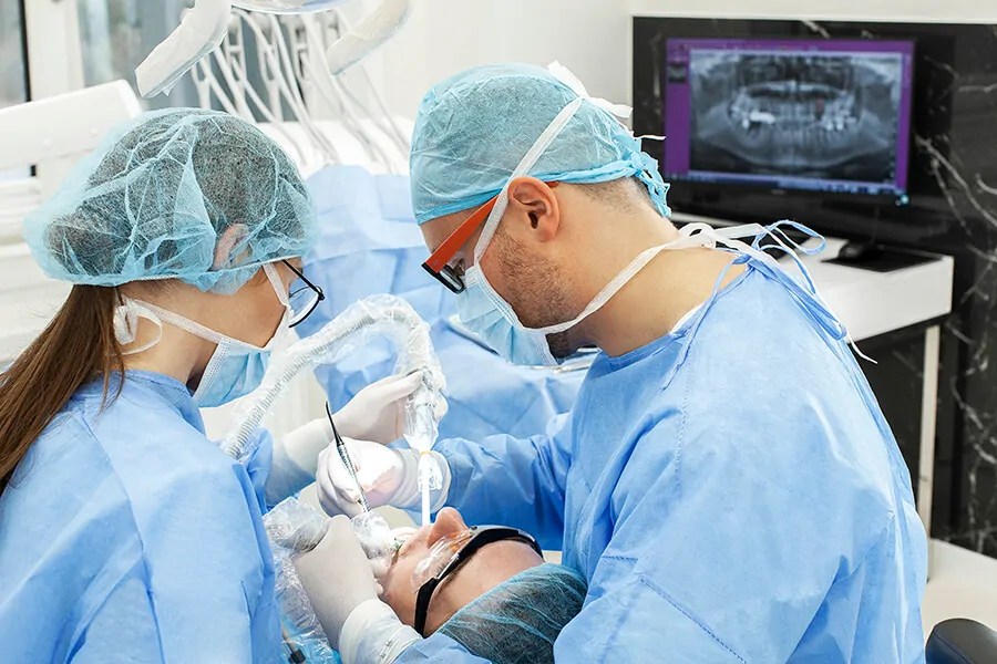 Chirurgia stomatologiczna Gdańsk Gdynia Dentusplus