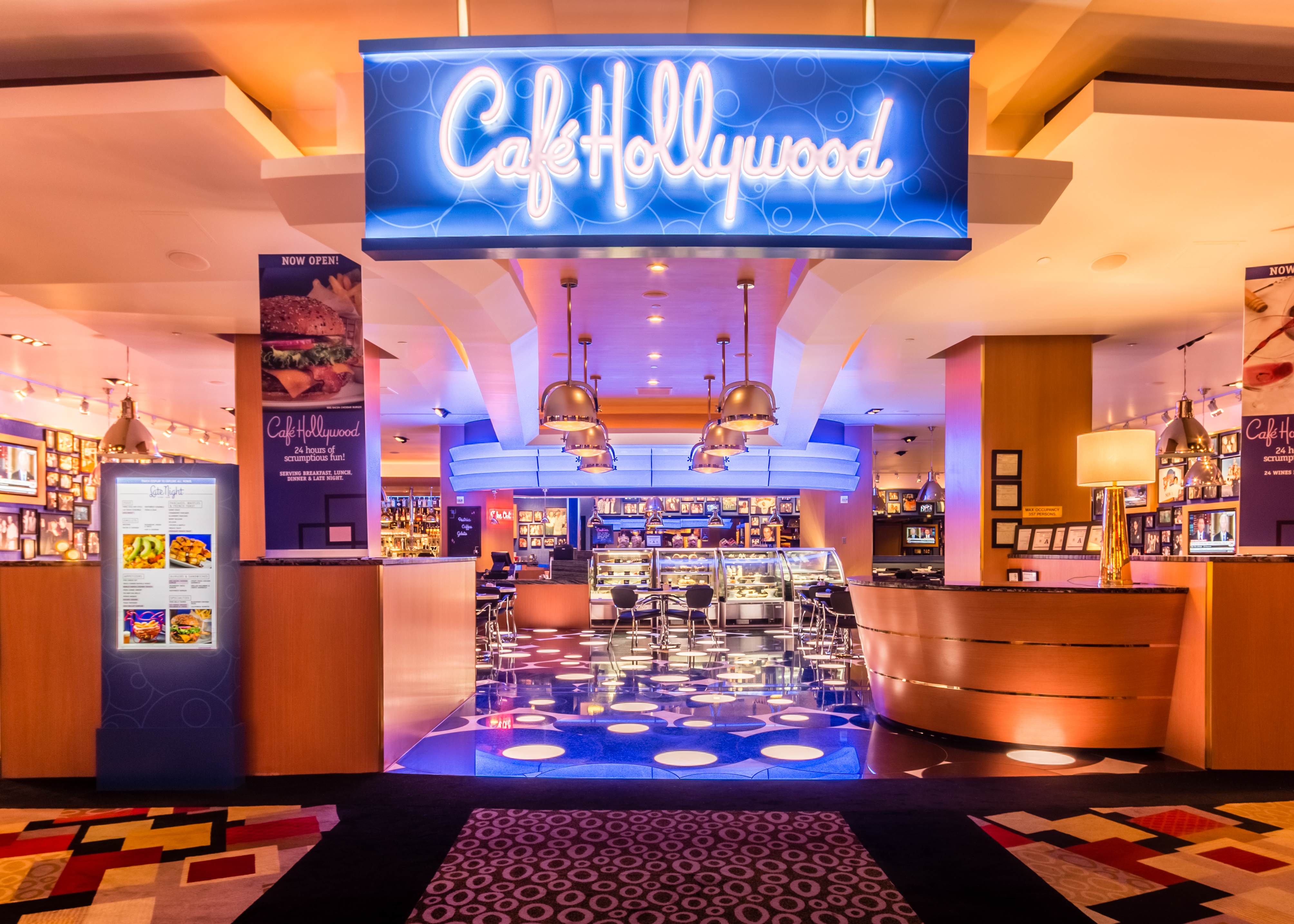 Café Hollywood Review A Café Fitting of Hollywood in the Heart of Las