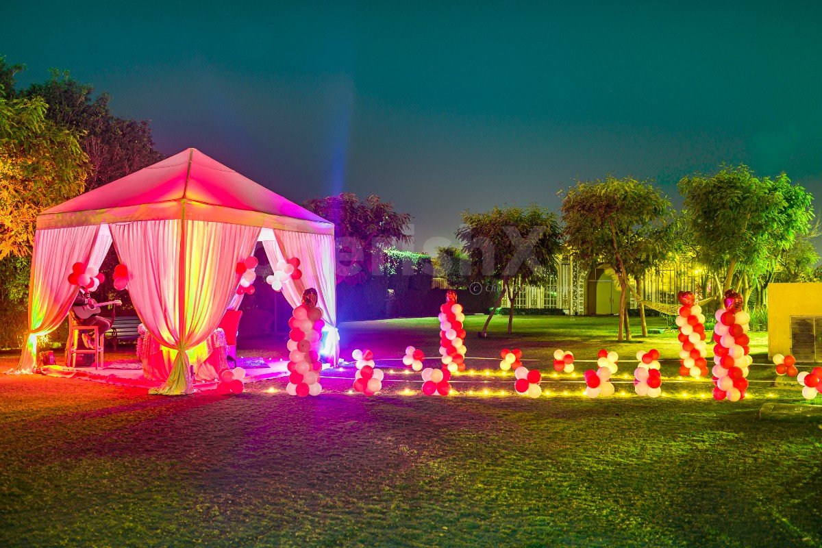 Romantic Private Cabana Candlelight Dinner at Taj Vivanta Dwarka