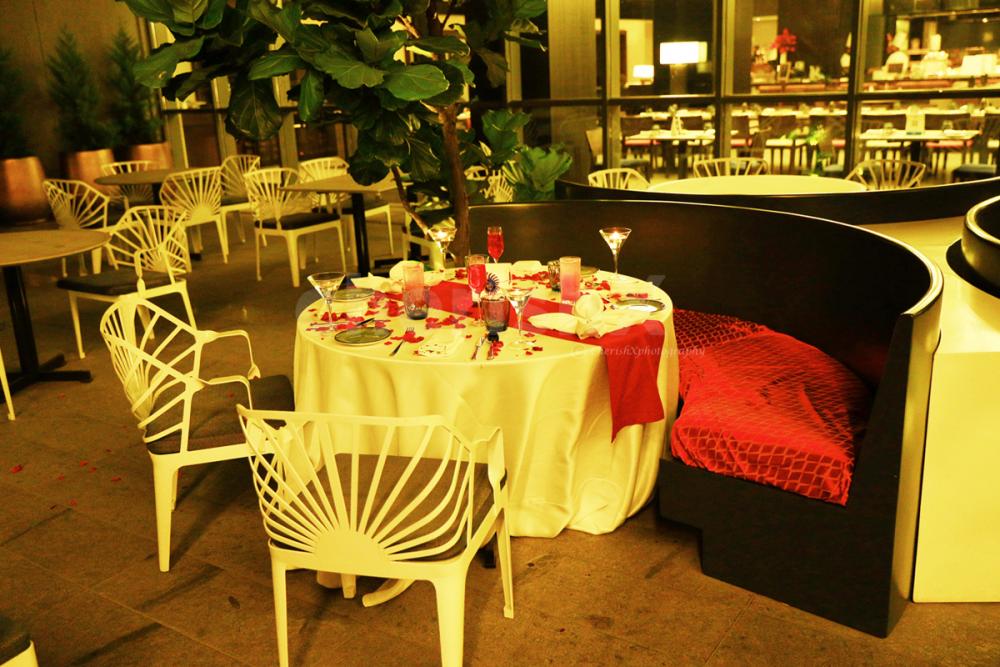 An extraordinary candlelight diner with personalised prep at Hilton