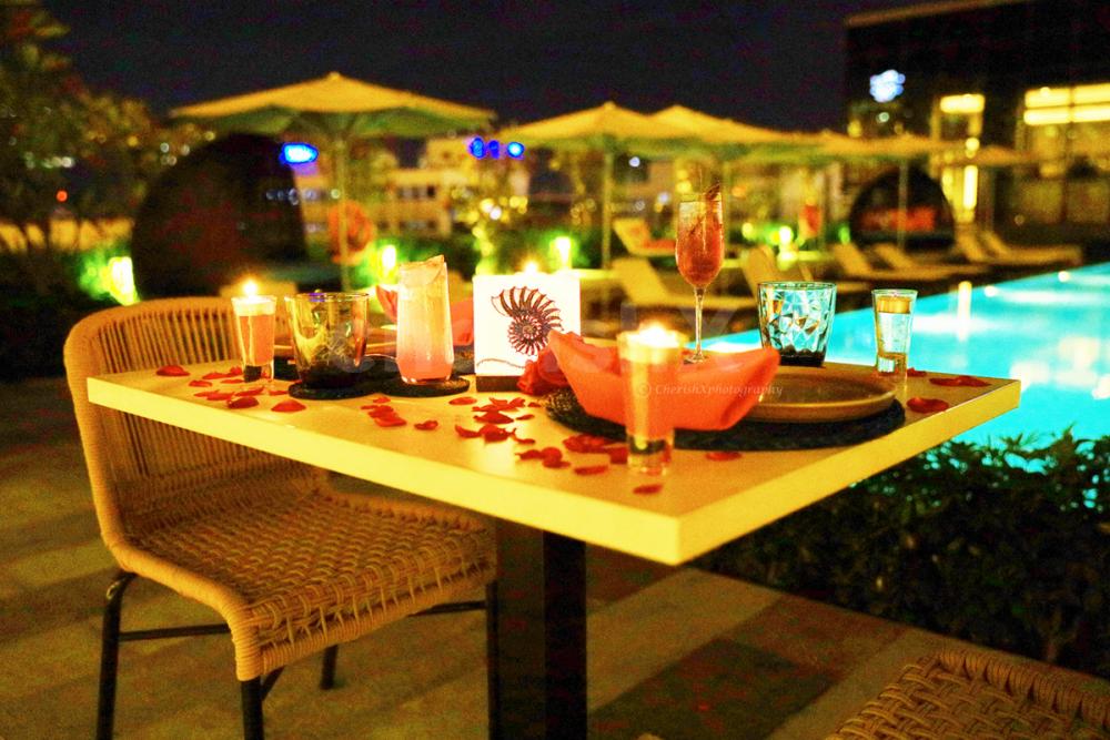 A candlelight diner by Hilton poolside is worth a thousand years memory