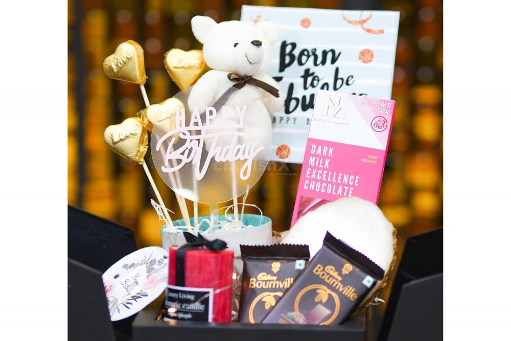 The decorated hamper with exclusive items make it a perfect gift as a