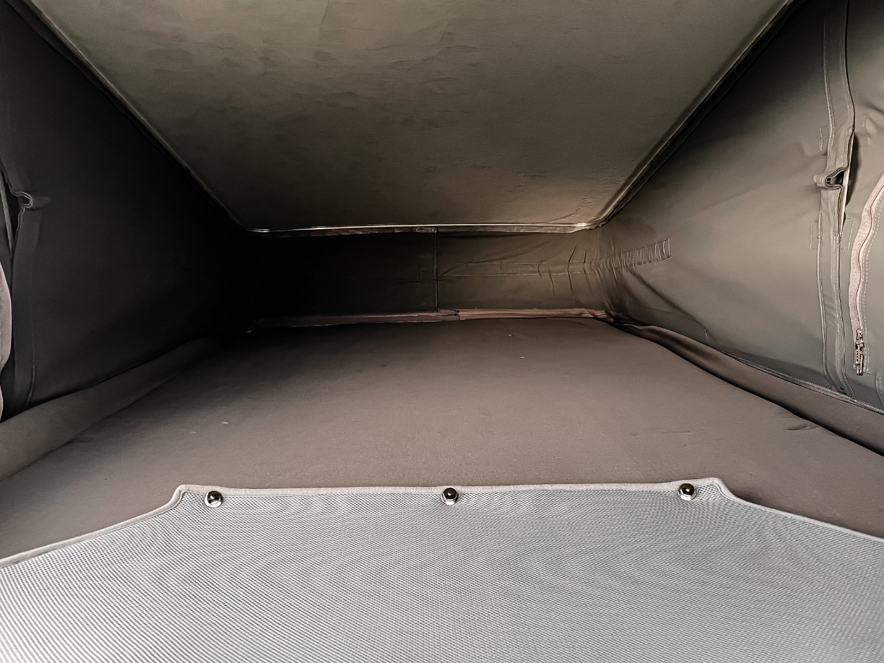 Neuer Crosscamp Base X (2023) - Allrad-Wohnvan auf Mercedes Vito Basis 19 Neuer Crosscamp Base X (2023) - Allrad-Wohnvan auf Mercedes Vito Basis