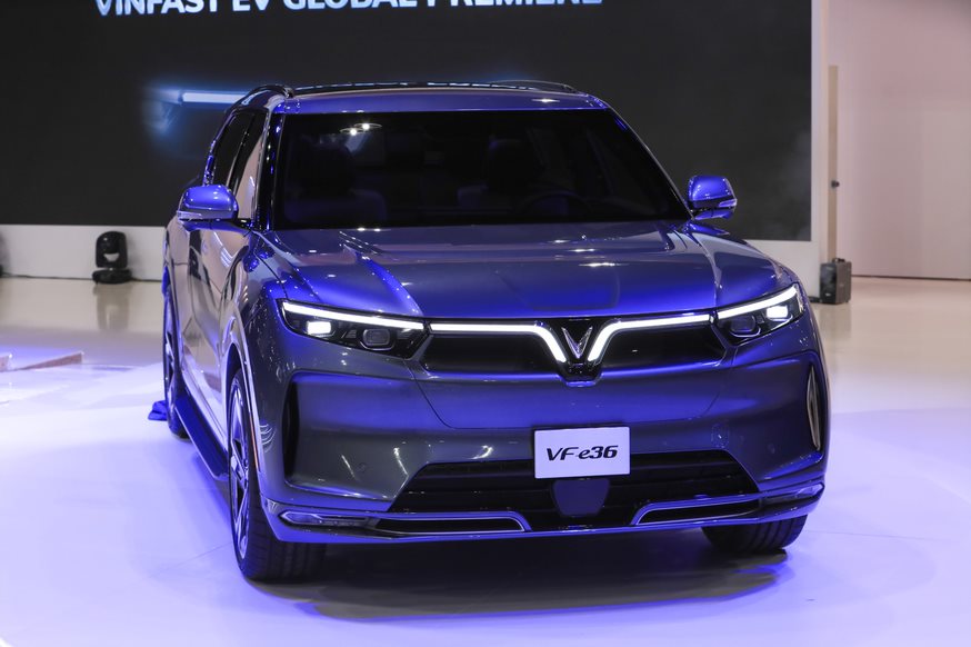 VinFast mit 2 elektrischen SUV-Modelle VF e35 und VF e36 auf Auto Show in LA 10 VF e36
